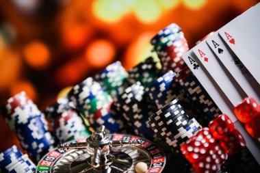 Qiu Qiu domino tiles and hand rankings on bonus casino table